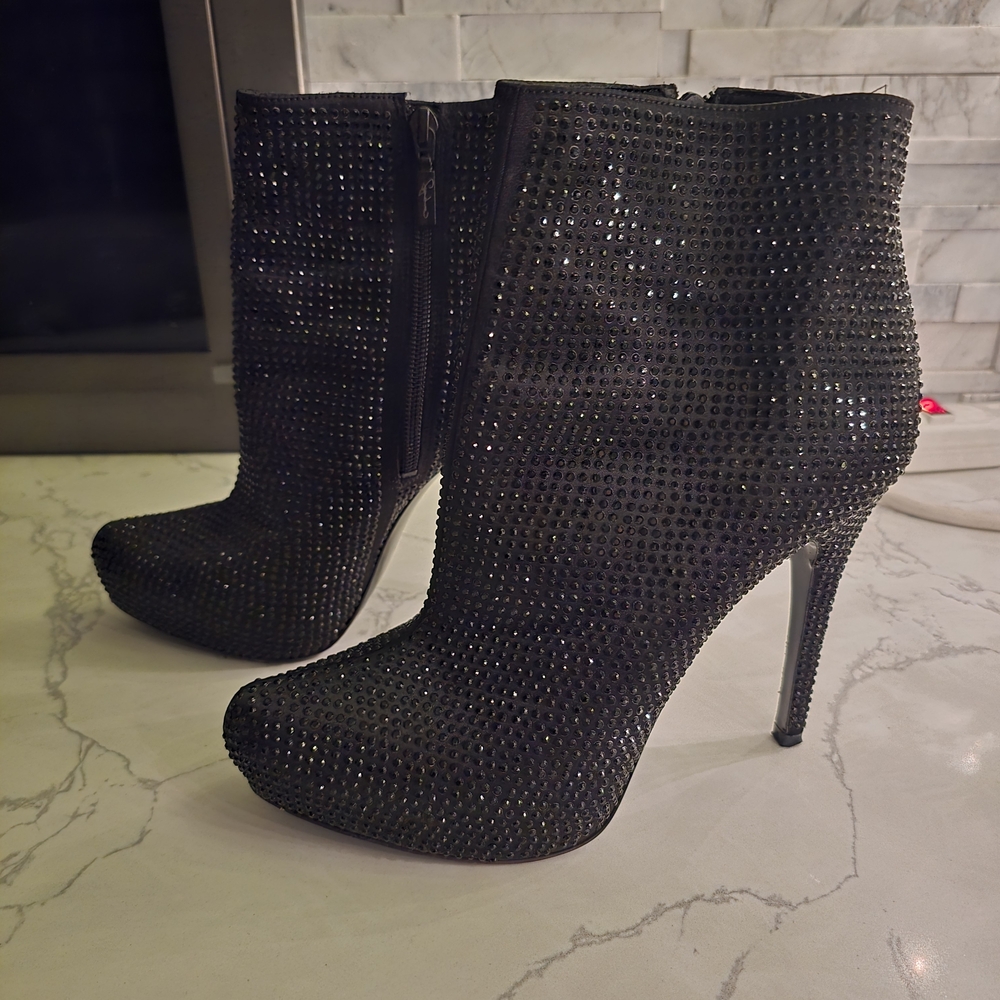 REPORT SIGNATURE Black Studded Ankle Boots